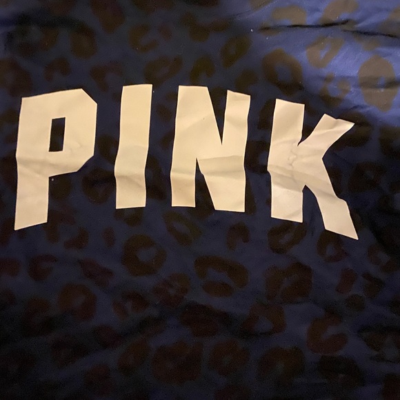 VS PINK Campus Tee - Picture 3 of 3